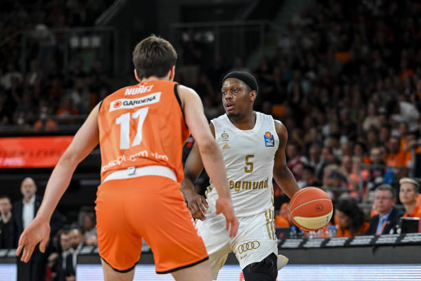 赛事中保持 赛事中保持