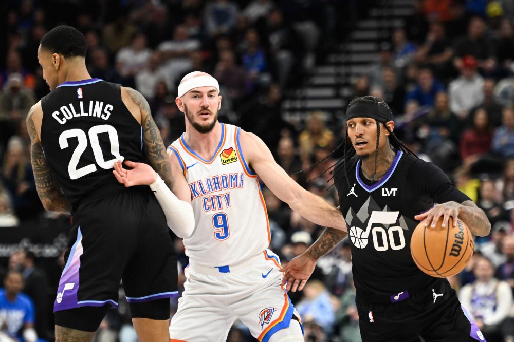 员在场边准 员在场边准