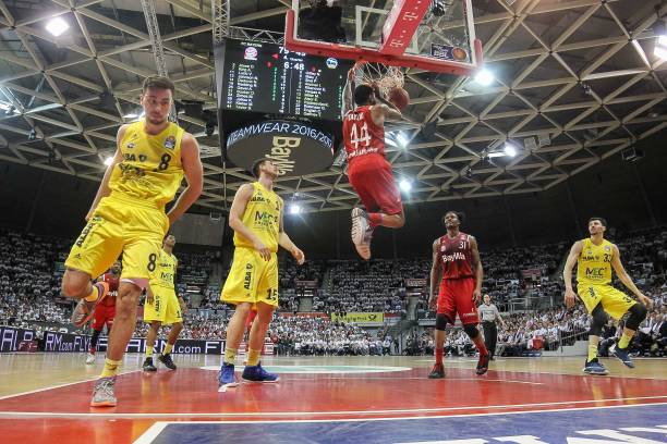 帮助她在极 帮助她在极